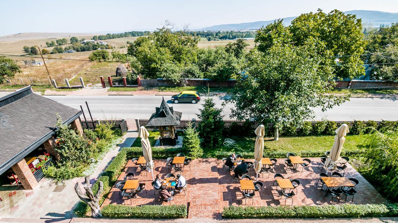 Pensiunea Belvedere Targu Neamt Exteriér fotografie
